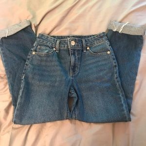 super cute mom jeans !!